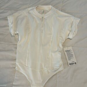Tshirt bodysuit Lululemon never used